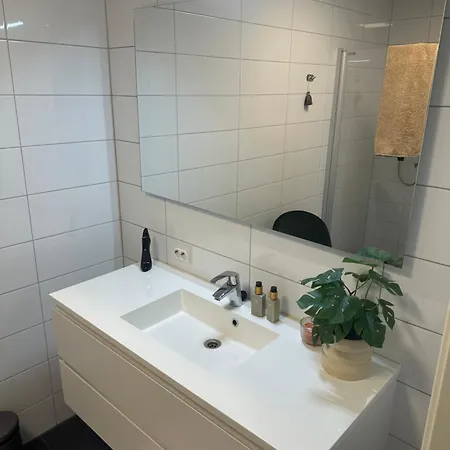 Classy With A Seaview! 兰达贝格